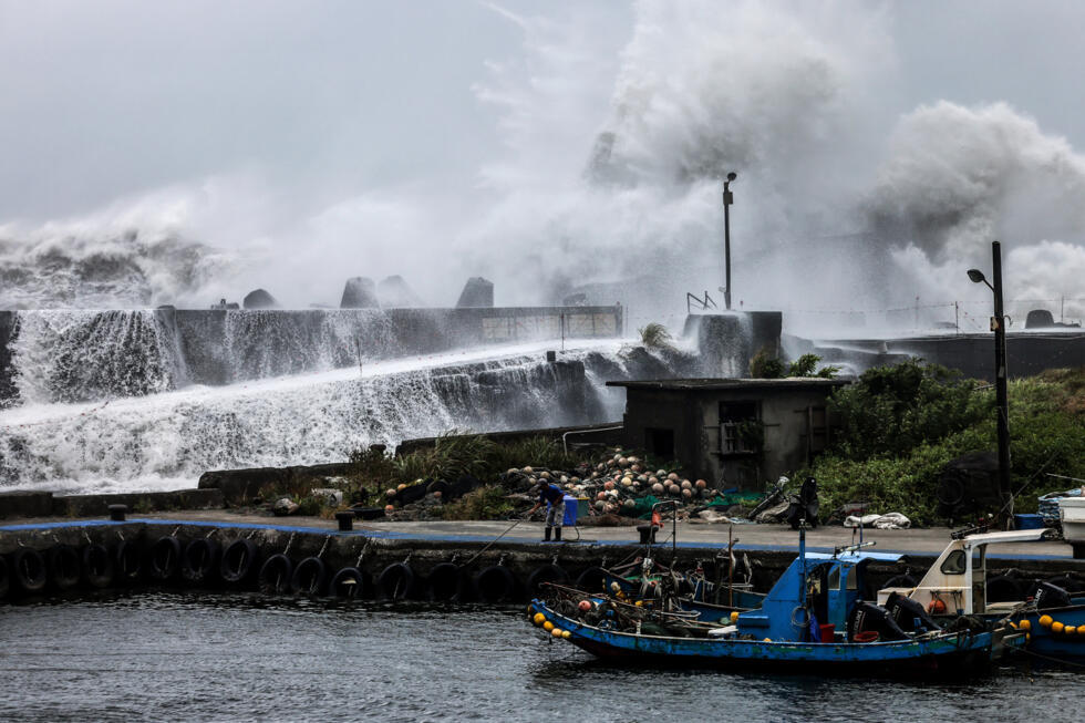 Le typhon Bavi fait 15 morts aux Philippines, Taïwan en "alerte maximale"