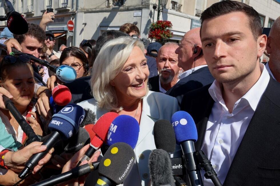 Marine Le Pen candidate, funérailles d'Ali Khamenei, France-Maroc au Mondial : la semaine en images