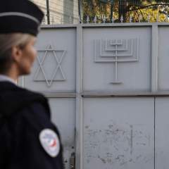 Une enquête terroriste ouverte après la découverte d'armes "à proximité" d'une synagogue à Sarcelles