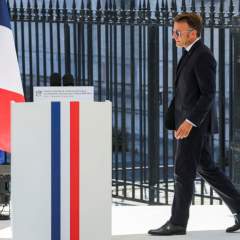 En direct : suivez le traditionnel discours aux armées d'Emmanuel Macron