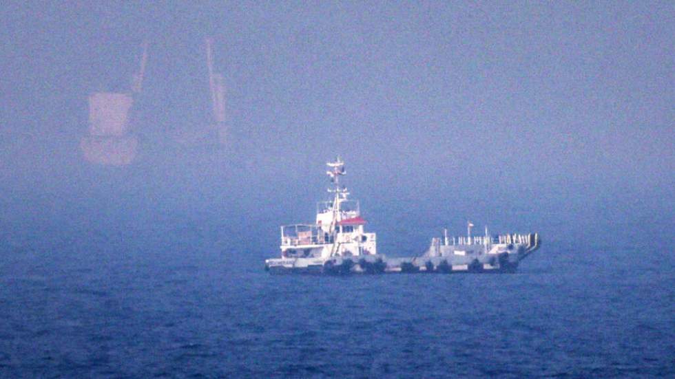 Guerre au Moyen-Orient : les États-Unis frappent l'Iran et reprennent le blocus naval contre Téhéran