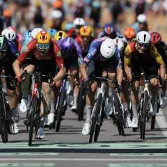 Tour de France : le Norvégien Waerenskjold remporte au sprint l'étape la plus rapide de l'histoire