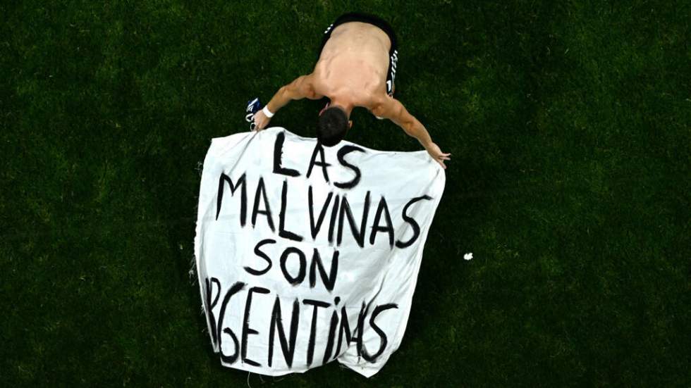 Mondial 2026 : la banderole "Les Malouines sont argentines" brandie par des joueurs de l'Albiceleste