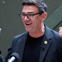 Royaume-Uni : Andy Burnham prend la tête du Parti travailliste avant de devenir Premier ministre