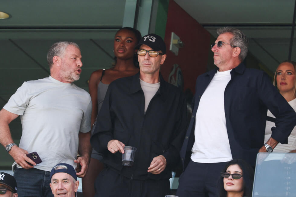Quel chantier attend l'idôle Zidane à la tête des Bleus, favori pour succéder à Deschamps ? Quel chantier attend l'idôle Zidane à la tête des Bleus, favori pour succéder à Deschamps ?