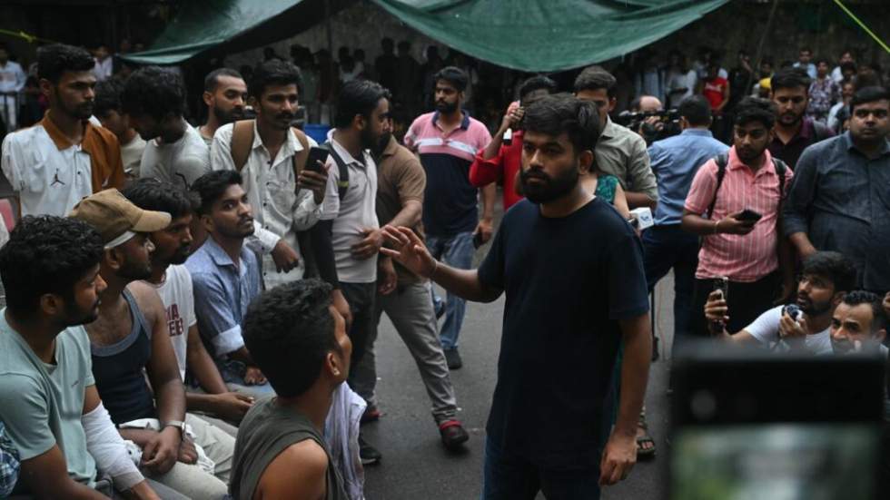 Inde : le "parti des cafards" maintient la pression pour faire plier le gouvernement Inde : le "parti des cafards" maintient la pression pour faire plier le gouvernement