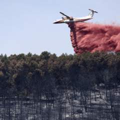 L'incendie du Var continue de progresser, plus de 2 300 foyers privés d'électricité