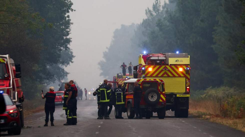 Incendies : des centaines de milliers d'évacués en France et en Espagne, les secours renforcés