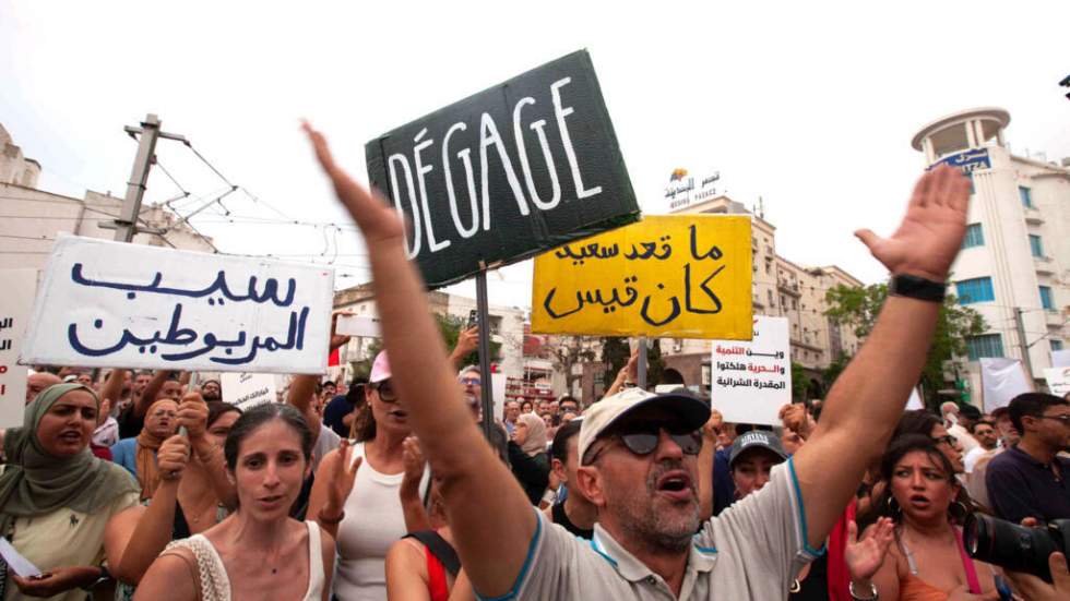 Près de 2 500 manifestants à Tunis, cinq ans après le coup de force du président Kaïs Saïed