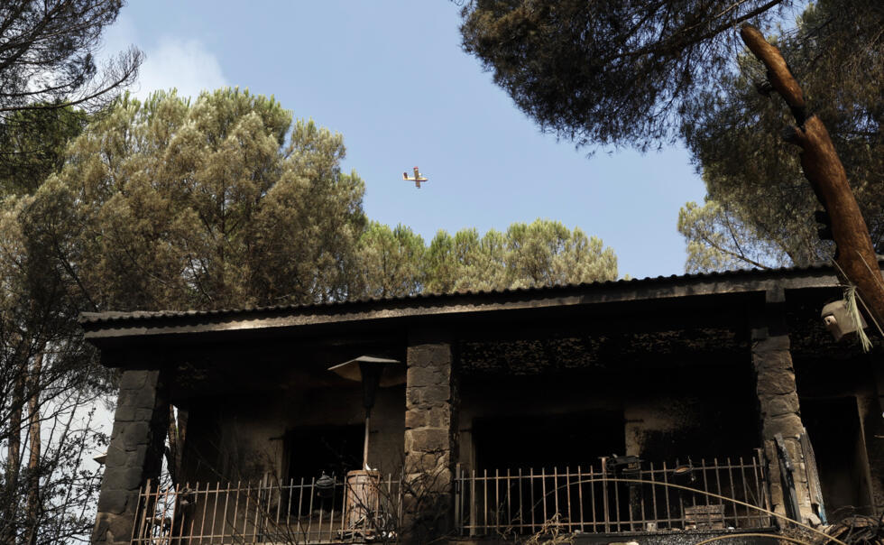 Plus de 325 000 réfugiés du feu en France et Espagne, l'incendie de Gironde pourrait s'aggraver Plus de 325 000 réfugiés du feu en France et Espagne, l'incendie de Gironde pourrait s'aggraver