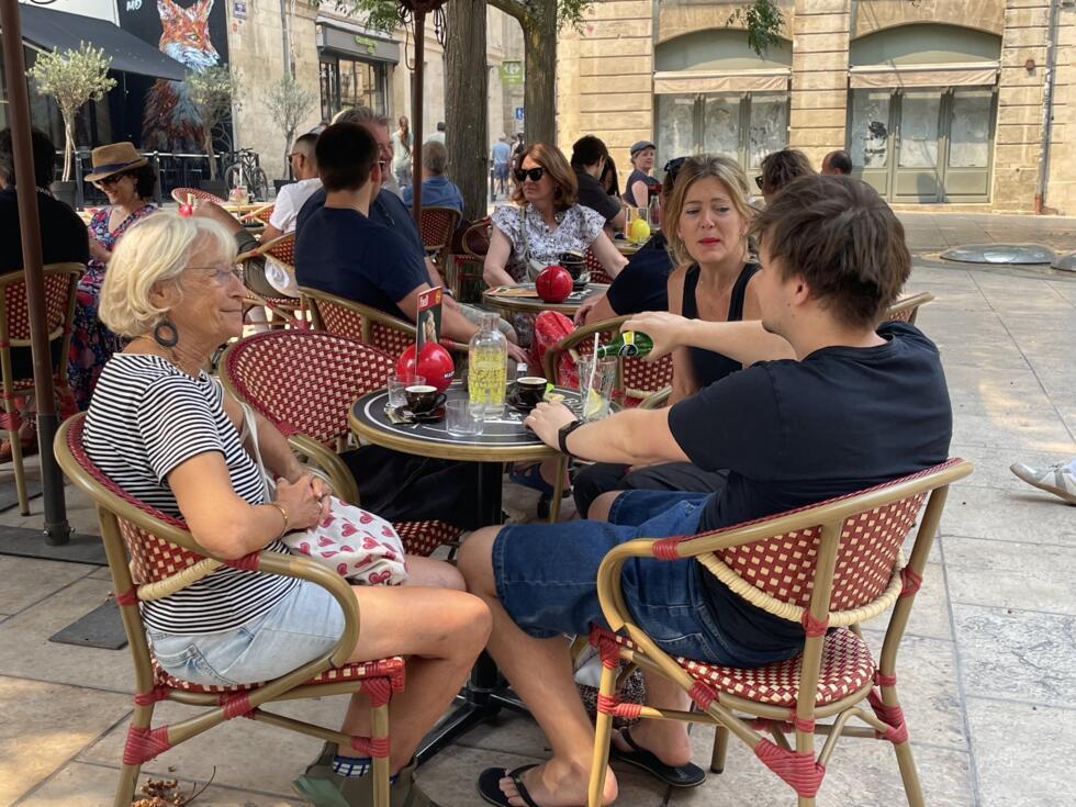 "J'ai passé la nuit à tousser" : sous les fumées des incendies, Bordeaux suffoque