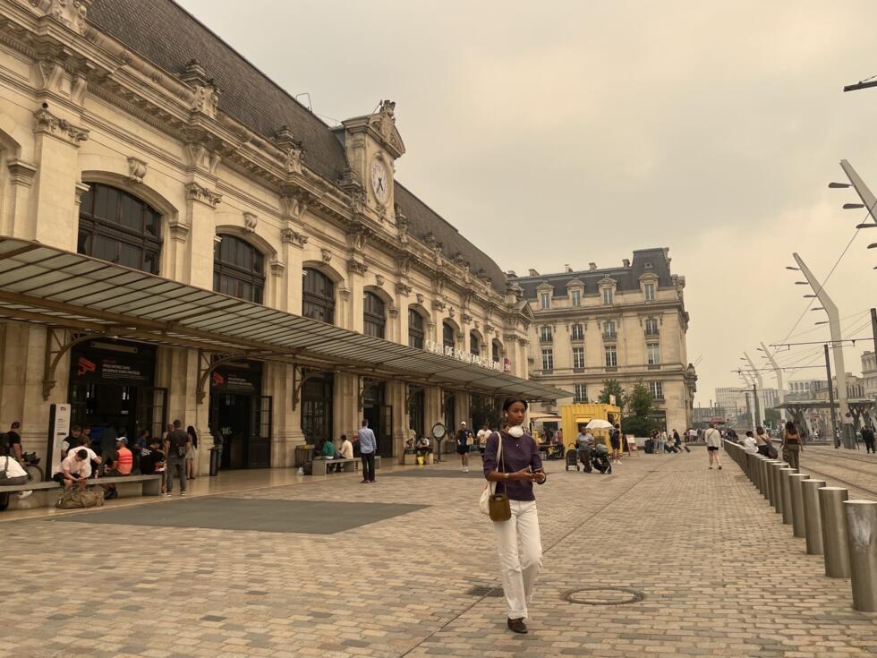 "J'ai passé la nuit à tousser" : sous les fumées des incendies, Bordeaux suffoque