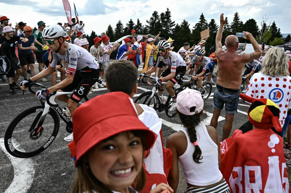 Pogacar équipier, Seixas déjà grand, les coureurs à la canicule : les images marquantes du Tour