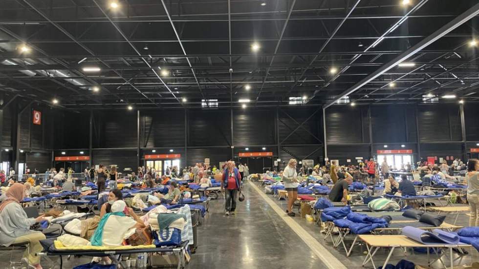 Au parc des expositions de Bordeaux, les bénévoles redonnent le sourire aux réfugiés des incendies