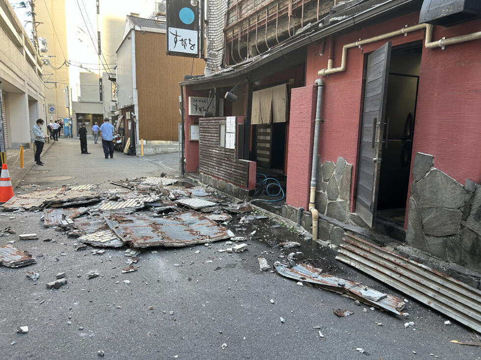 Séisme au Japon : l'effondrement d'un centre commercial fait craindre un lourd bilan