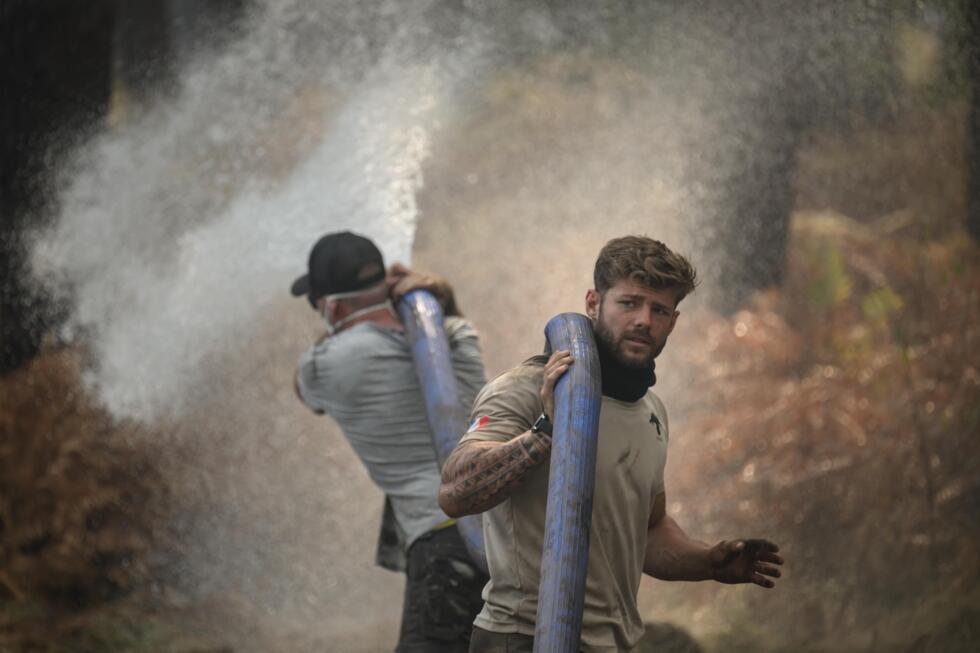 Le mégafeu de Gironde n'a "pas progressé", les autorités sont optimistes