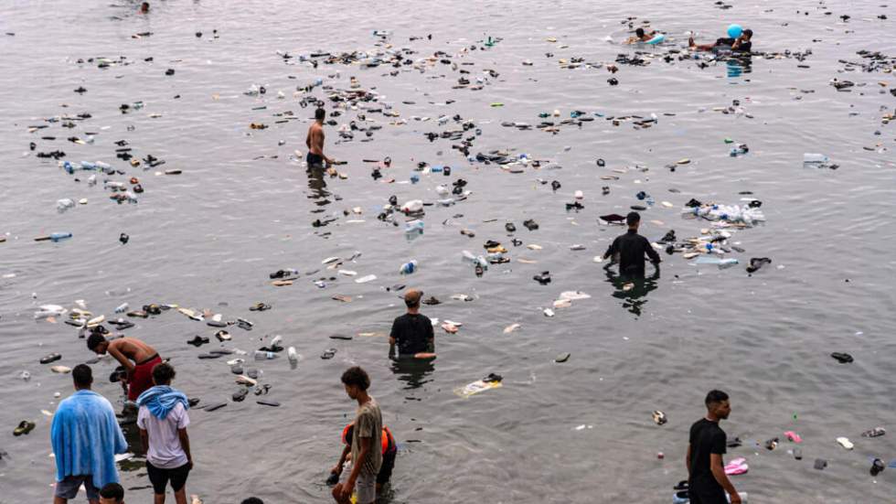 Rumeurs, appel d'air, passivité du Maroc... comment expliquer l'afflux inédit de migrants à Ceuta ? Rumeurs, appel d'air, passivité du Maroc... comment expliquer l'afflux inédit de migrants à Ceuta ?
