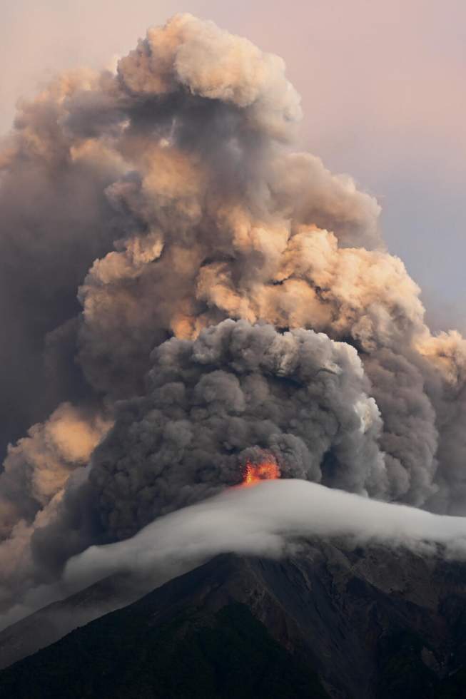 Le Guatemala en alerte maximale face à l'éruption du volcan de Fuego, des centaines d'évacués