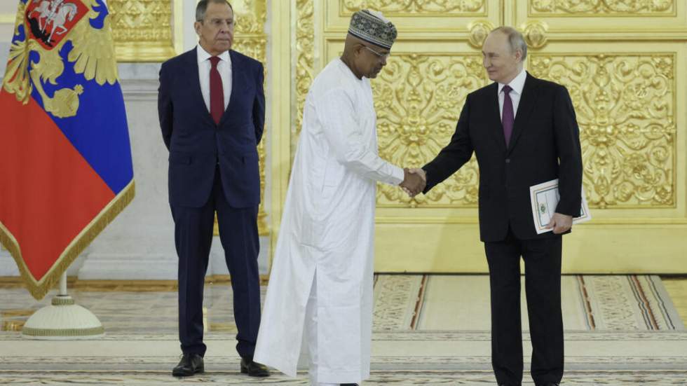 Face aux mutineries, les juntes africaines s'en remettent à la Russie et à l'Africa Corps Face aux mutineries, les juntes africaines s'en remettent à la Russie et à l'Africa Corps