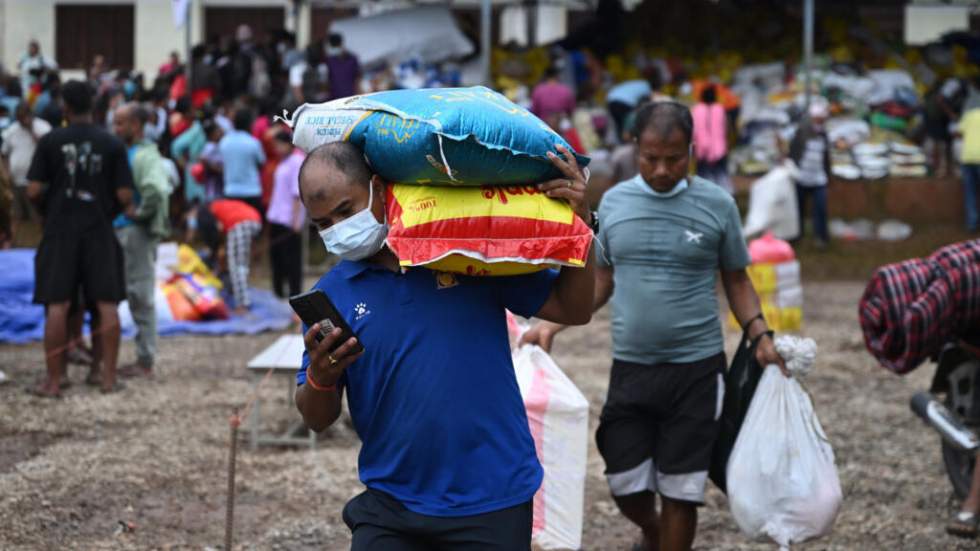 Crue au Népal et au Tibet : après le "tsunami himalayen", l’immense défi de l’aide aux sinistrés Crue au Népal et au Tibet : après le "tsunami himalayen", l’immense défi de l’aide aux sinistrés