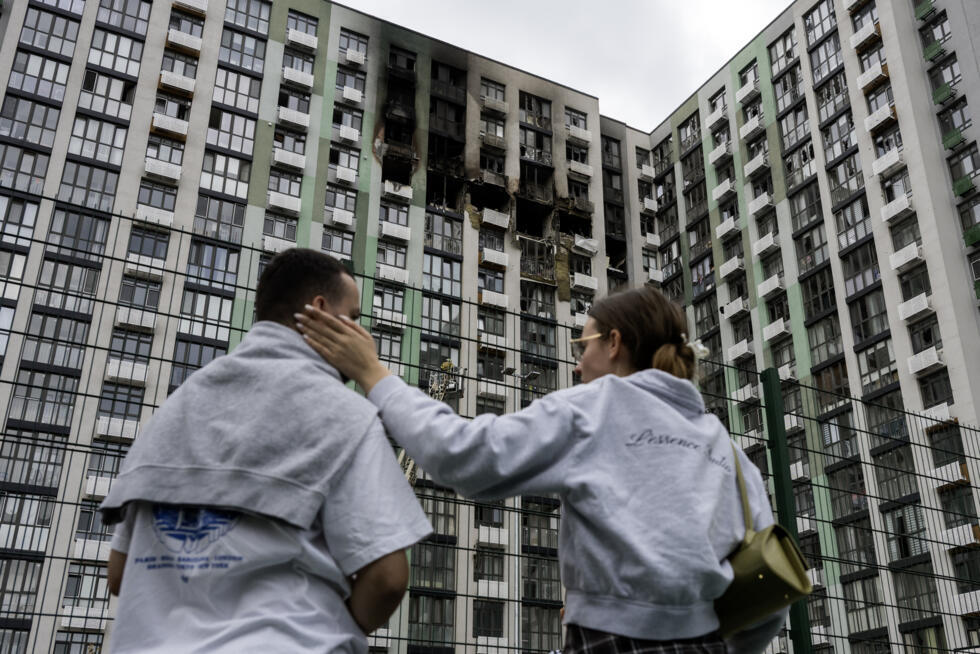 Sauvetages au Népal, frappes russes sur Kiev, un match de kokpar : la semaine en images