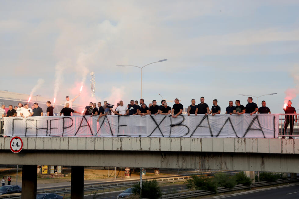 La foule se presse à Belgrade pour les obsèques du "boucher des Balkans" Ratko Mladic