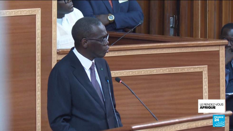 Sénégal : le Premier ministre Lô annonce un "ajustement structurel"