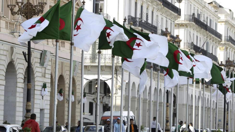 L'Algérie rompt ses relations diplomatiques avec les Émirats arabes unis L'Algérie rompt ses relations diplomatiques avec les Émirats arabes unis