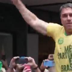 Élections au Brésil : Flavio Bolsonaro suit les pas de son père