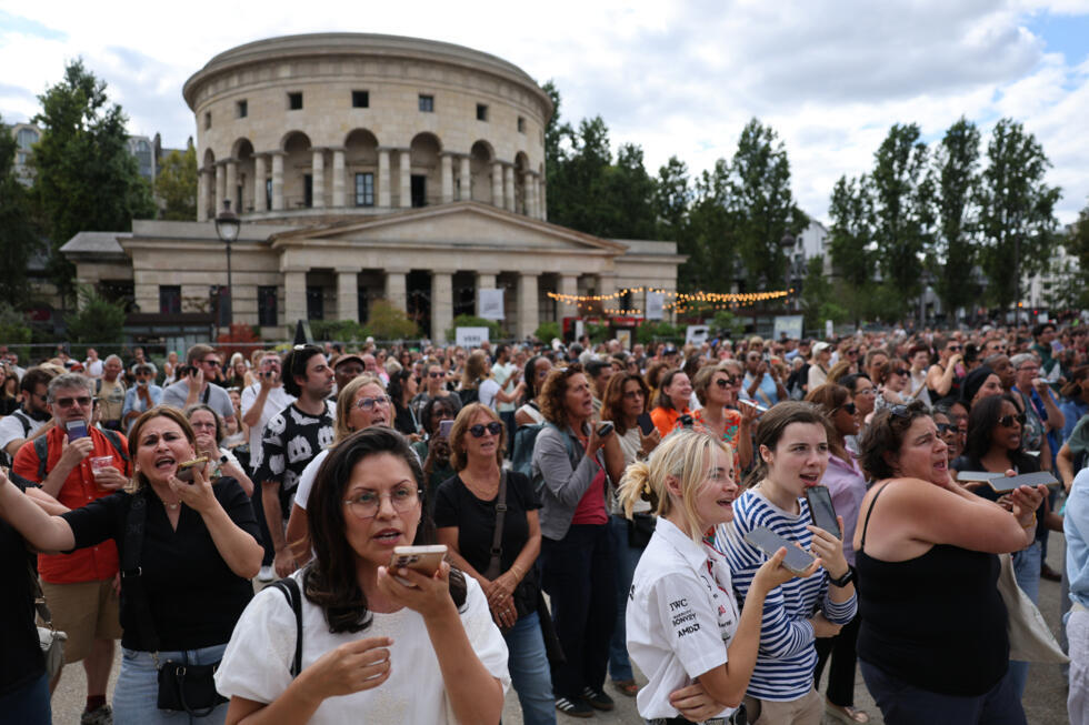 Devant ses fans venus du monde entier, Céline Dion de retour sur scène à Paris